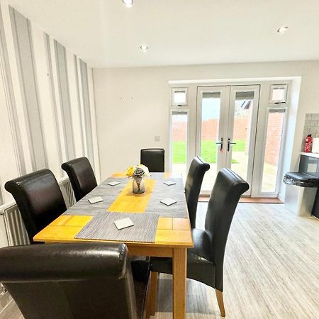 Home Centrally Located In Folkestone, Great Location For Families Or Workers Dış mekan fotoğraf