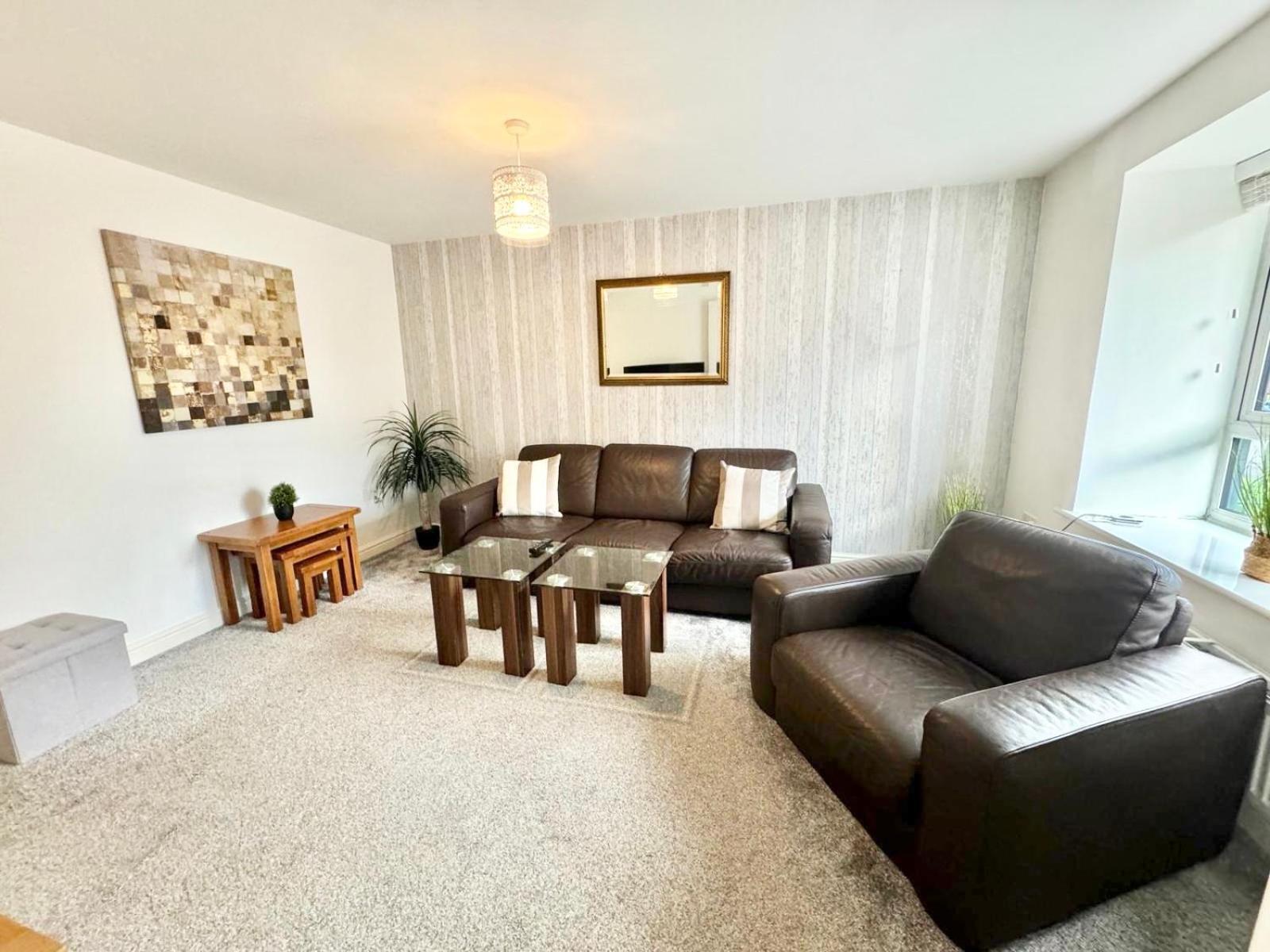 Home Centrally Located In Folkestone, Great Location For Families Or Workers Dış mekan fotoğraf
