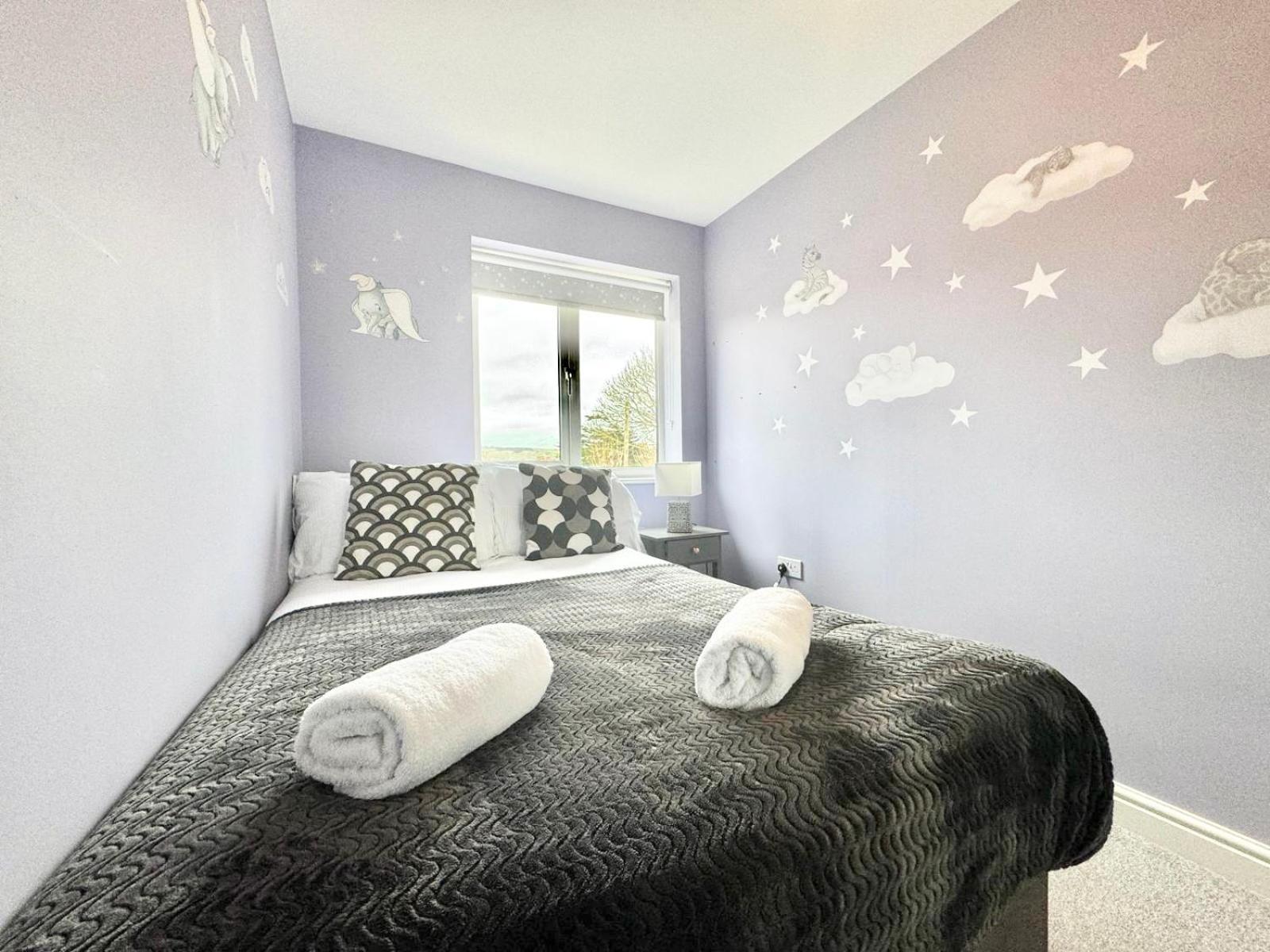 Home Centrally Located In Folkestone, Great Location For Families Or Workers Dış mekan fotoğraf