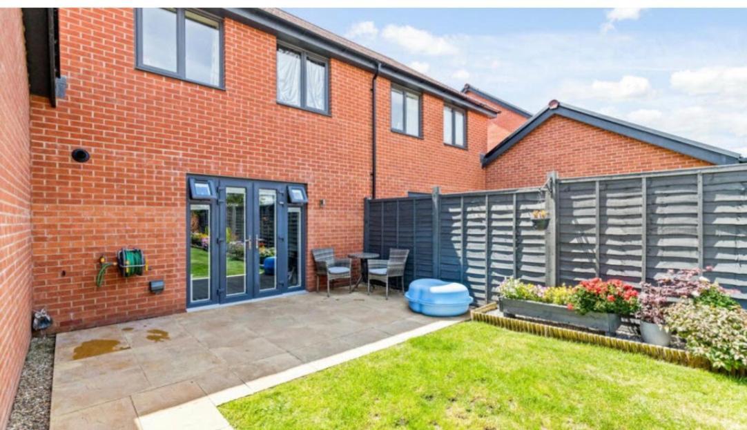 Home Centrally Located In Folkestone, Great Location For Families Or Workers Dış mekan fotoğraf