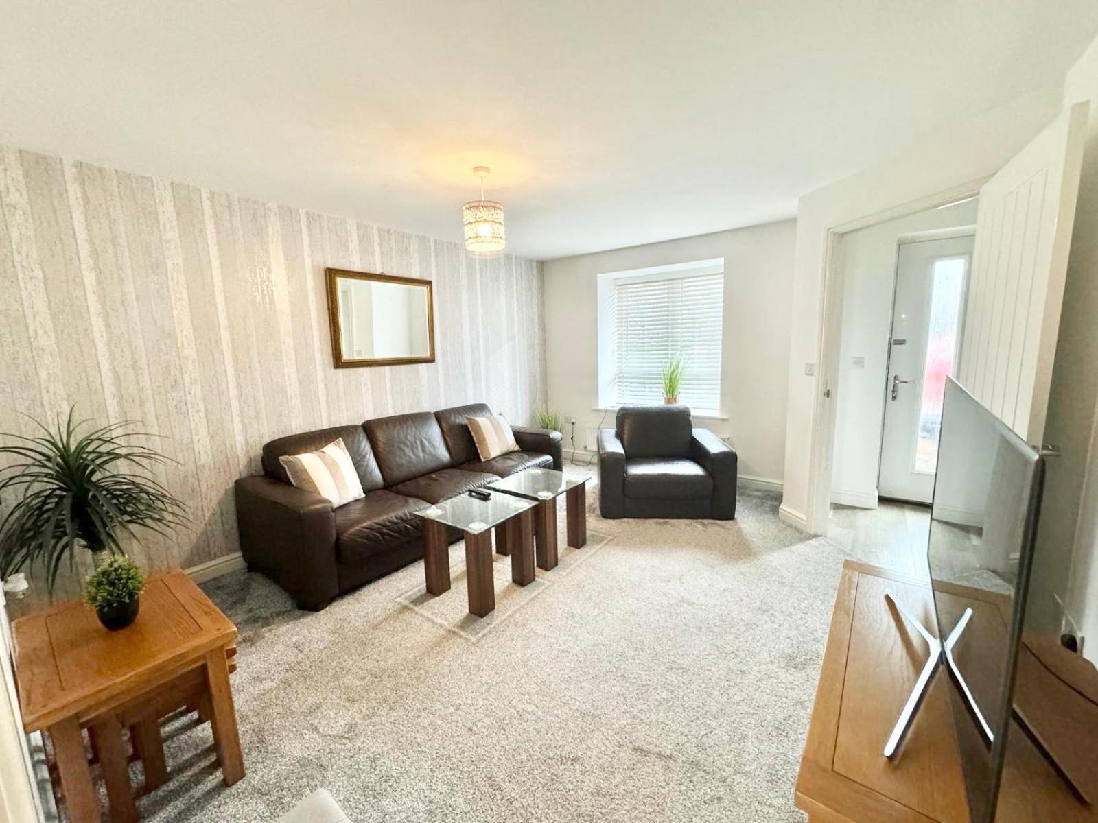 Home Centrally Located In Folkestone, Great Location For Families Or Workers Dış mekan fotoğraf